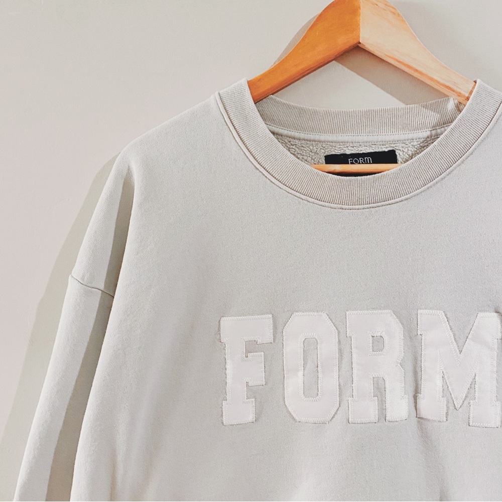form by sami clarke | form crewneck in ash gray ↷